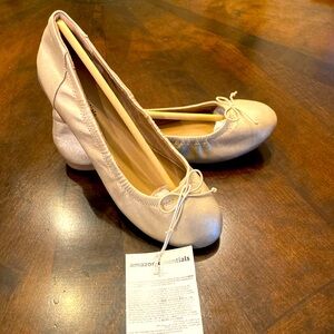 NWT Gold Sparkle Ballet Flats size 5 Amazon Essentials